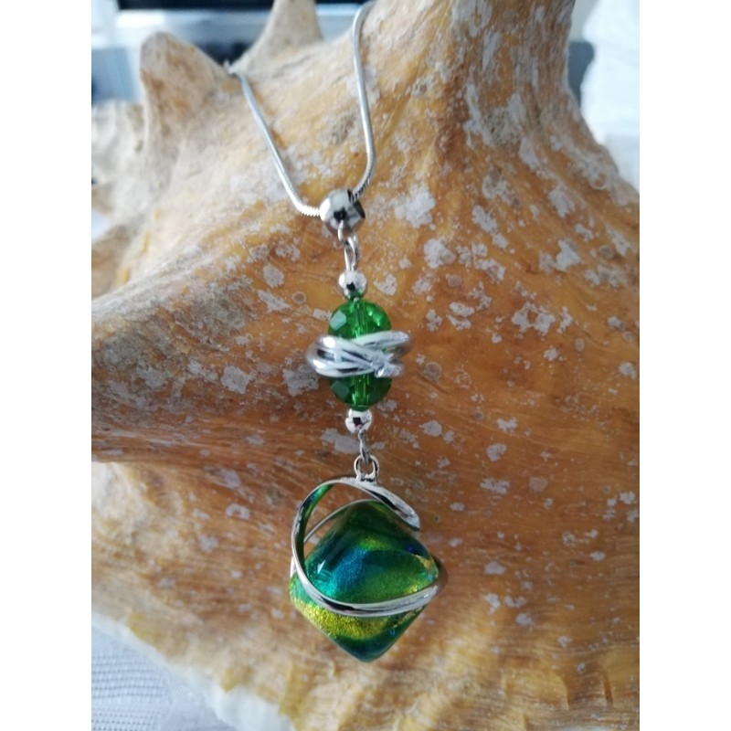 Pendentif perle  Murano verte et or
